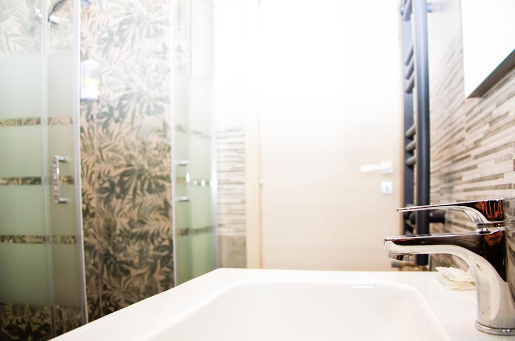 Monte Sacro House | FraMiry Room Roma Camera privata con balcone