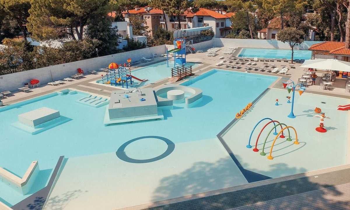 Lido di Spina House | Gorgeous home in Lido di Spina FE with swimming pool