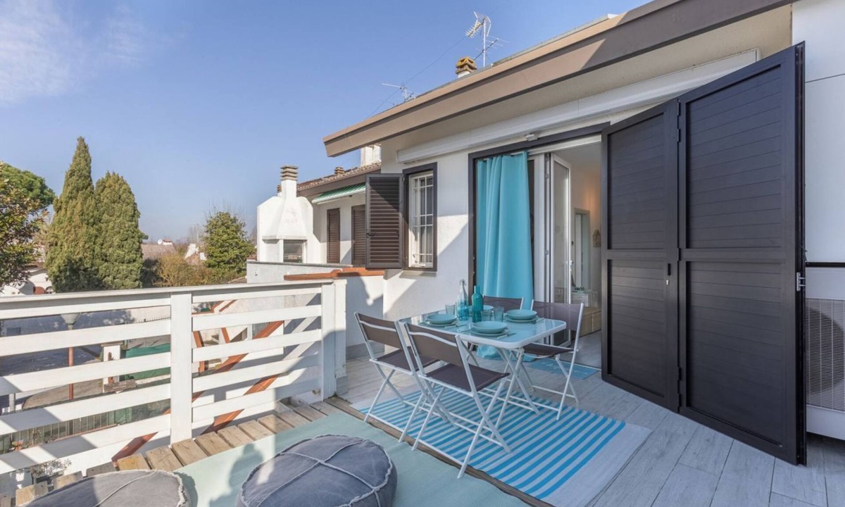 Lido di Pomposa Apartment | GuestHost - Cozy 42 square meters apartment, perfect for two people, located on the first floor of a renovated building with a private entrance (no elevator).The property is located within a residence offering a seasonal swimming pool and a children's po
