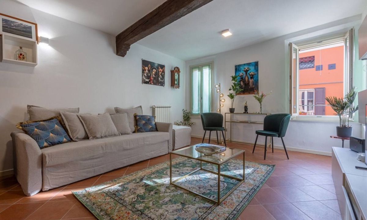 Ferrara Apartment | GuestHost - Charming 53 sqm apartment, ideal for groups of up to 5 guests, located on the first floor of a historic building without an elevator.Set in the heart of the historic centre, the accommodation is located on one of Ferrara’s most charming med