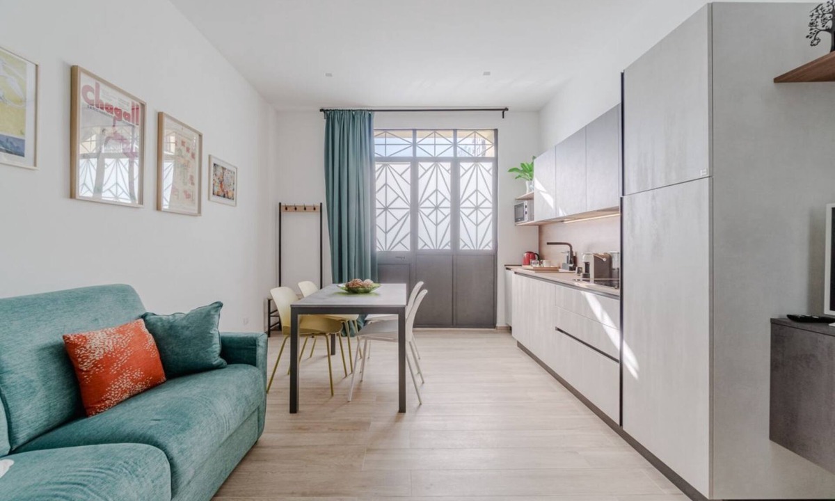 San Donato - Campidoglio Apartment | GuestHost - Charming apartment of about 50 square meters, able to accommodate up to 4 people, located on the ground floor of a renovated building.The property is located in the San Donato district, in a strategic area, full of services and well connected