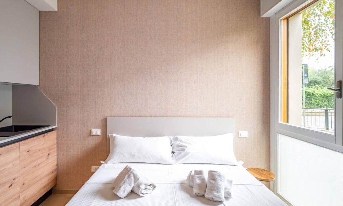 Padova Apartment | GuestHost - Cosy studio of 17 smq for two people, located on the ground floor of a just renovated building NO lift (there is a step to access the entrance of the flat). The property is located in a quiet and peaceful residential area. In just a few minut