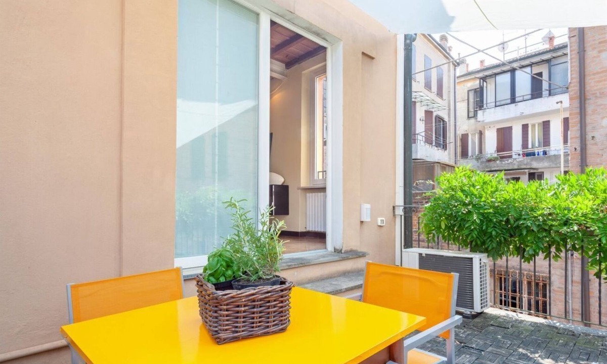 Ferrara Historic Centre Apartment | GuestHost - Ferrara Lilac Casa dell'Archivòlto with Garage