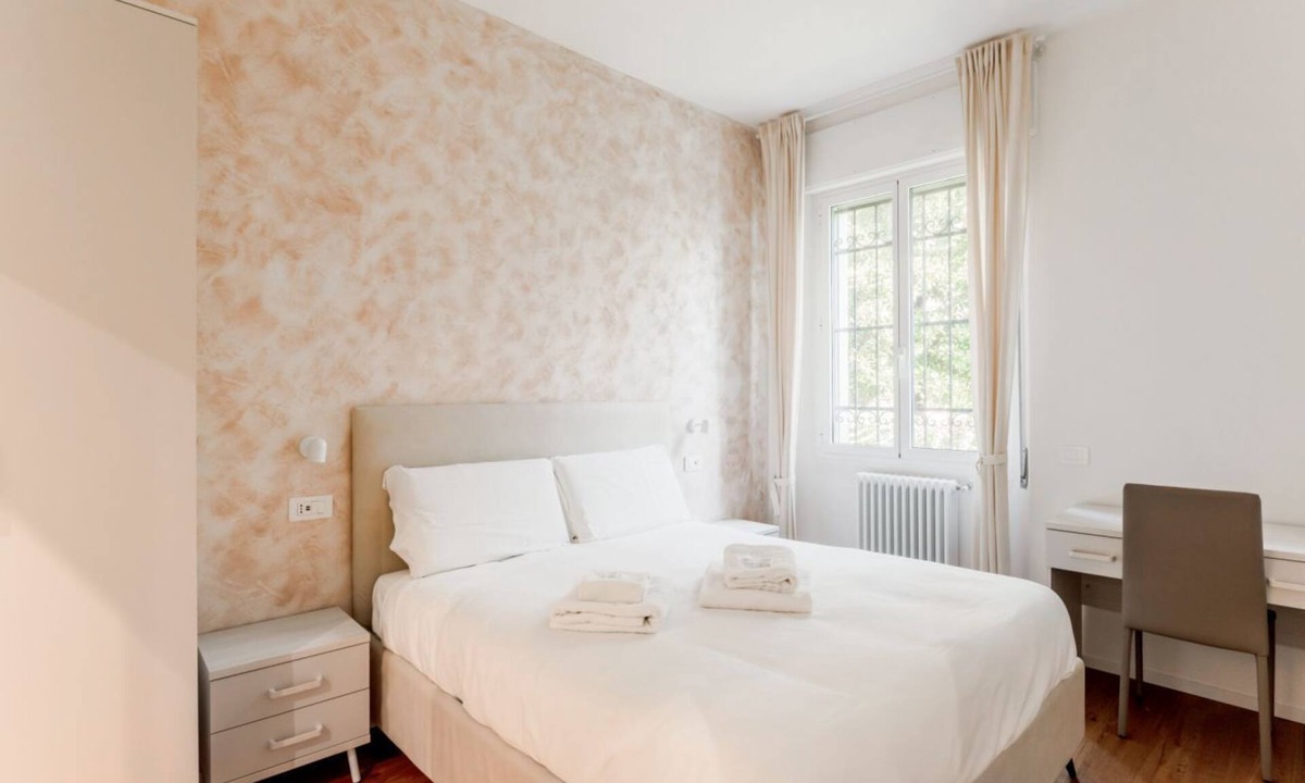 Padova Apartment | GuestHost - Modern 18 sqm room just 6 minutes walk from Sant'Antonio Hospital, able to accommodate up to 2 people. The accommodation is located on the ground floor (raised) of a building without a lift (NOT suitable for disabled people). Please note that