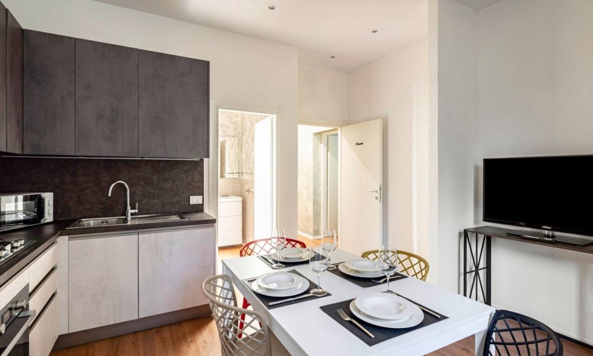 Padova Apartment | GuestHost - Modern 35 sqm apartment just 6 minutes walk from Sant'Antonio Hospital. The accommodation, which can host up to 3 guests, is located on the ground floor (raised) of a building without lift (NOT suitable for disabled people). Please note that