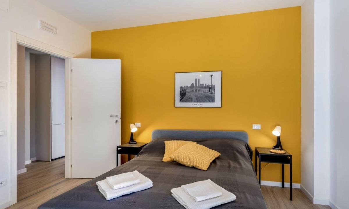 Padova House | GuestHost - Our residence is located on the fourth floor of a building, equipped with a lift.Service room which can be accessed by all guests complete with microwave, refrigerator, coffee machine, electric kettle, cups and glasses.Bicycle parking inside