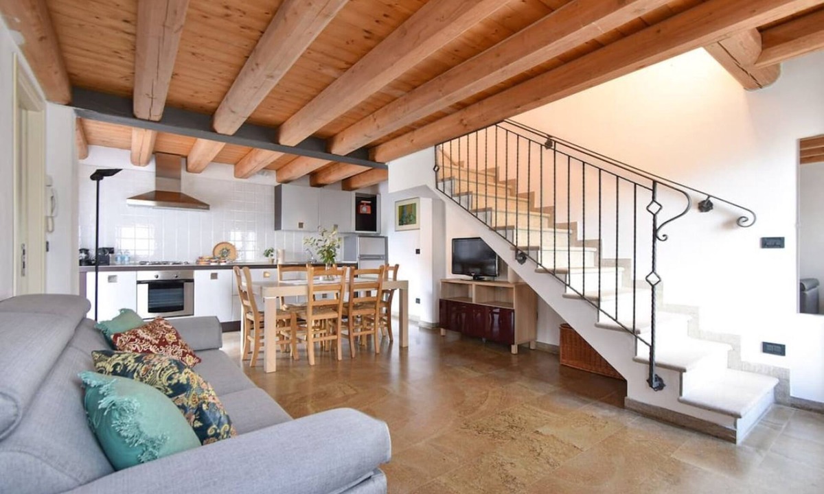 Baone Apartment | GuestHost - The apartment is located in the center of Calaone di Baone at 227 meters above sea level in the municipality of Baone, an area known for its proximity to the Euganean Hills, ideal for nature and sports lovers who wish to take a break in this