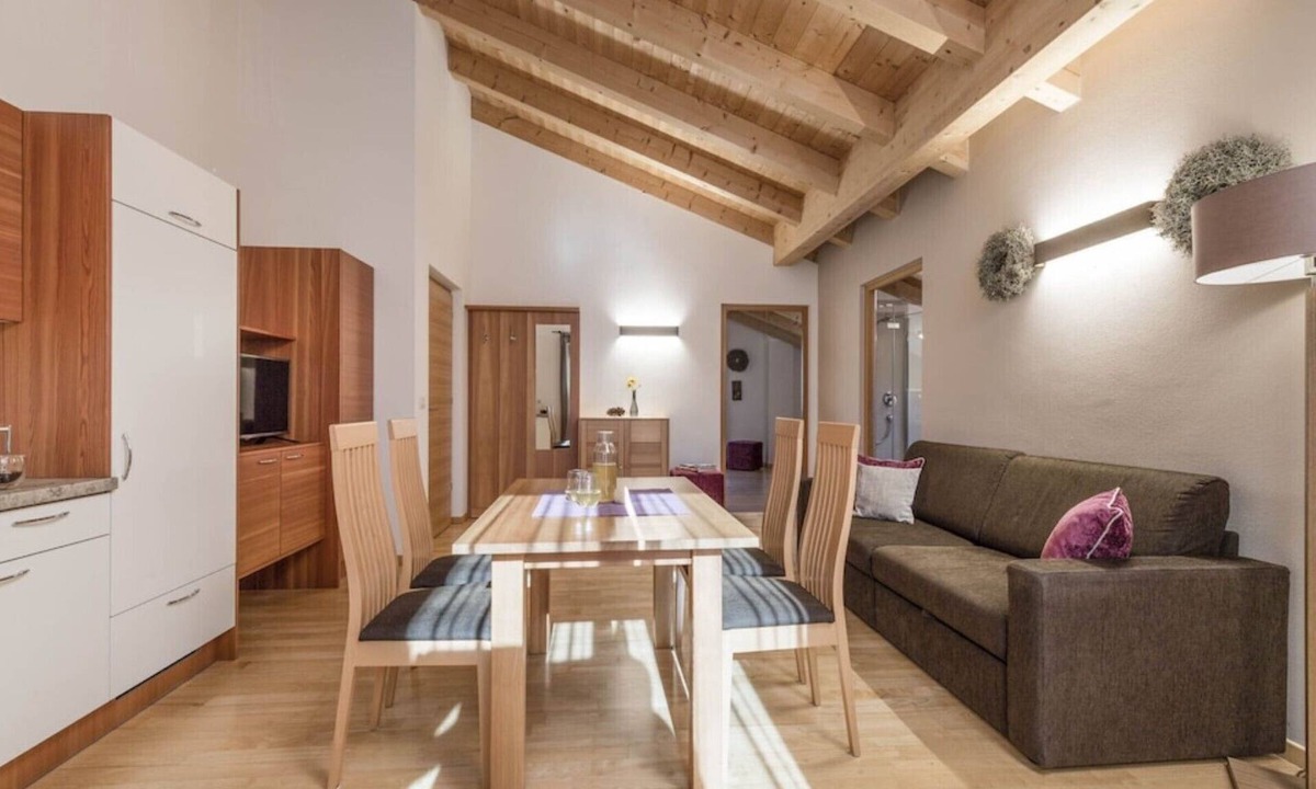 Bressanone Apartment | Hochwertige Ferienwohnung mit 2 Schlafzimmern, Bergblick und Großem Garten