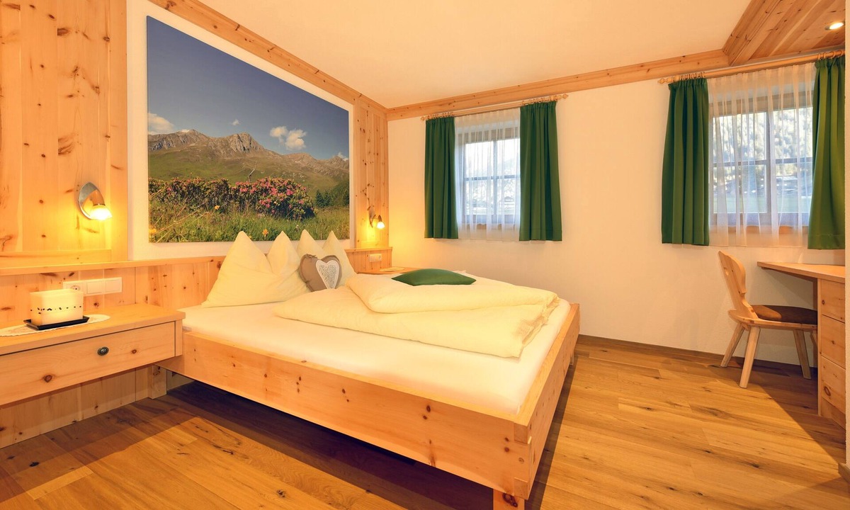 Valle di Casies Apartment | Holiday Apartment 'Feldererhof Gsies Apt Alpenrose' with Mountain View, Garden & Wi-Fi