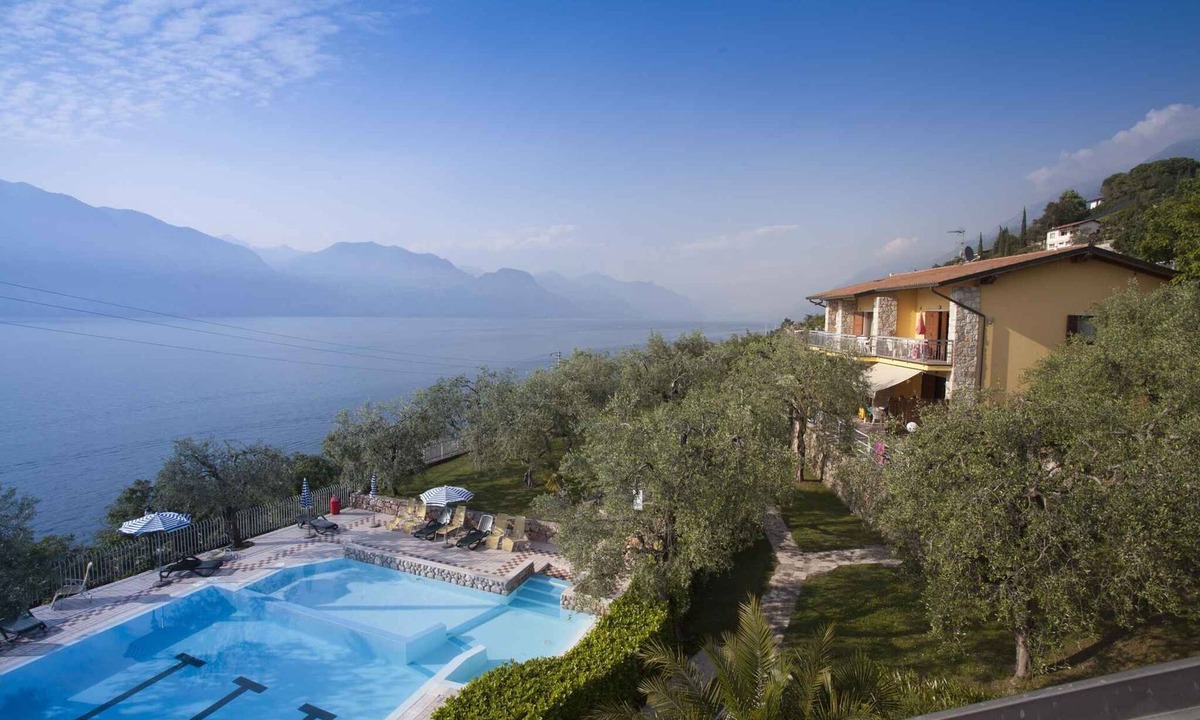 Assenza Apartment | Holiday apartment with outdoor pool and air conditioning