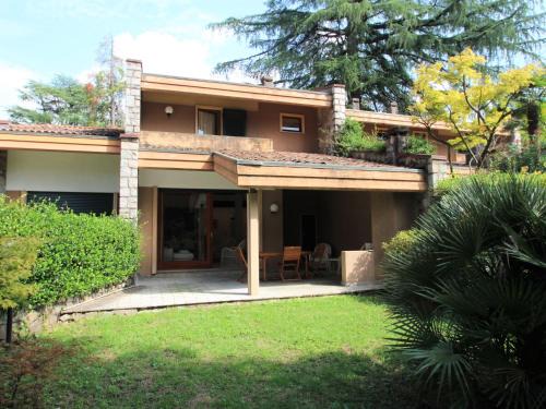 Porto Valtravaglia House | Holiday Home Alpina by Interhome