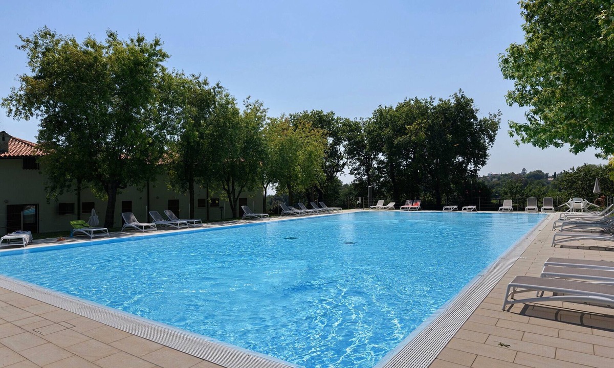 Padenghe sul Garda House | Holiday Home 'Le Paolette' with Lake View, Shared Pool and Private Terrace