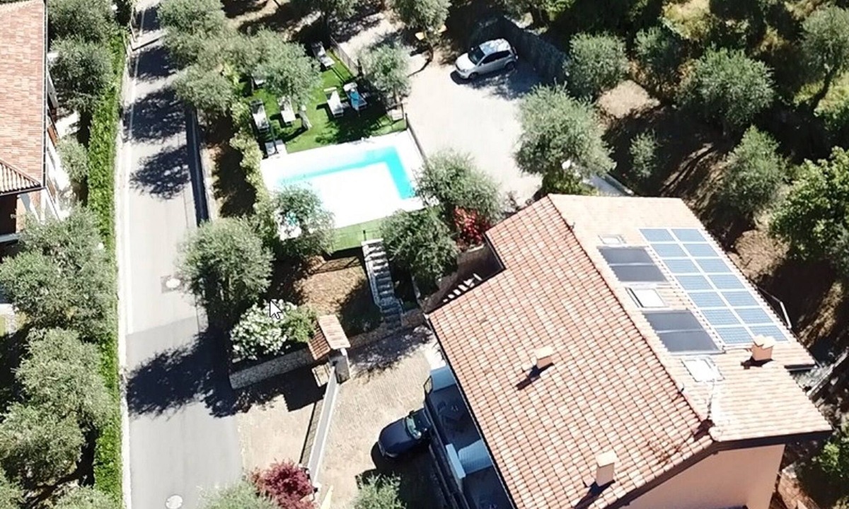 Magugnago Apartment | Holiday House Margherita - Garden Apartment 2 rooms 60m²