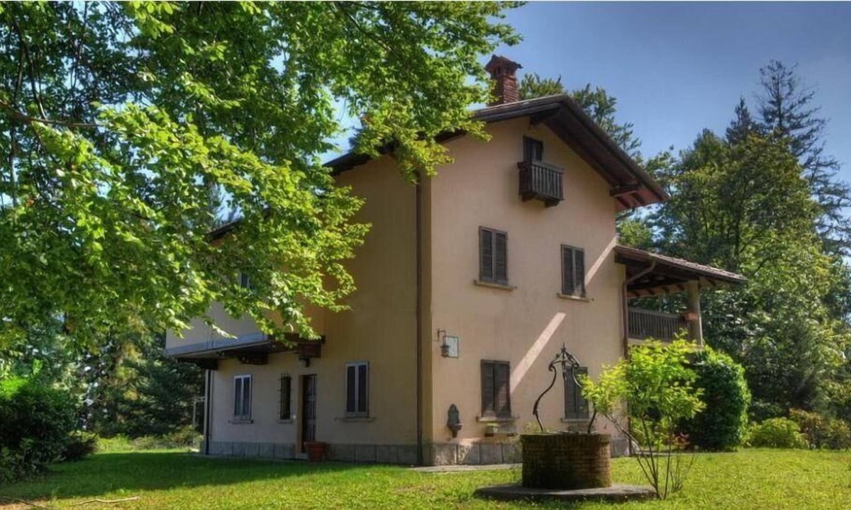 Alpino House | Holiday house Gignese for 2 - 8 persons with 5 bedrooms - Holiday house