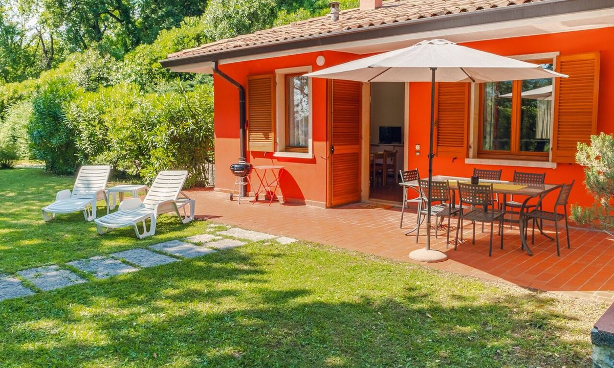 Costermano House | Home-Garden view-Private Bathroom-Apartment-interno appartamento