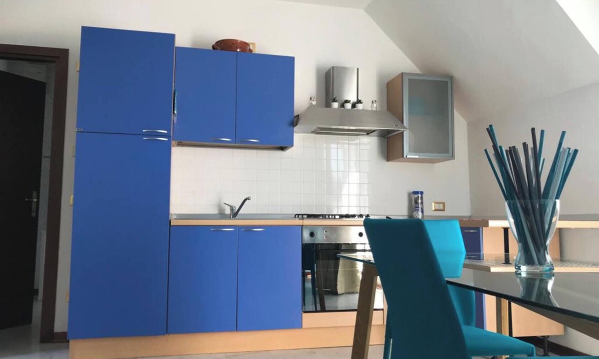Desenzano del Garda Apartment | Homerez - Studio in Desenzano del Garda