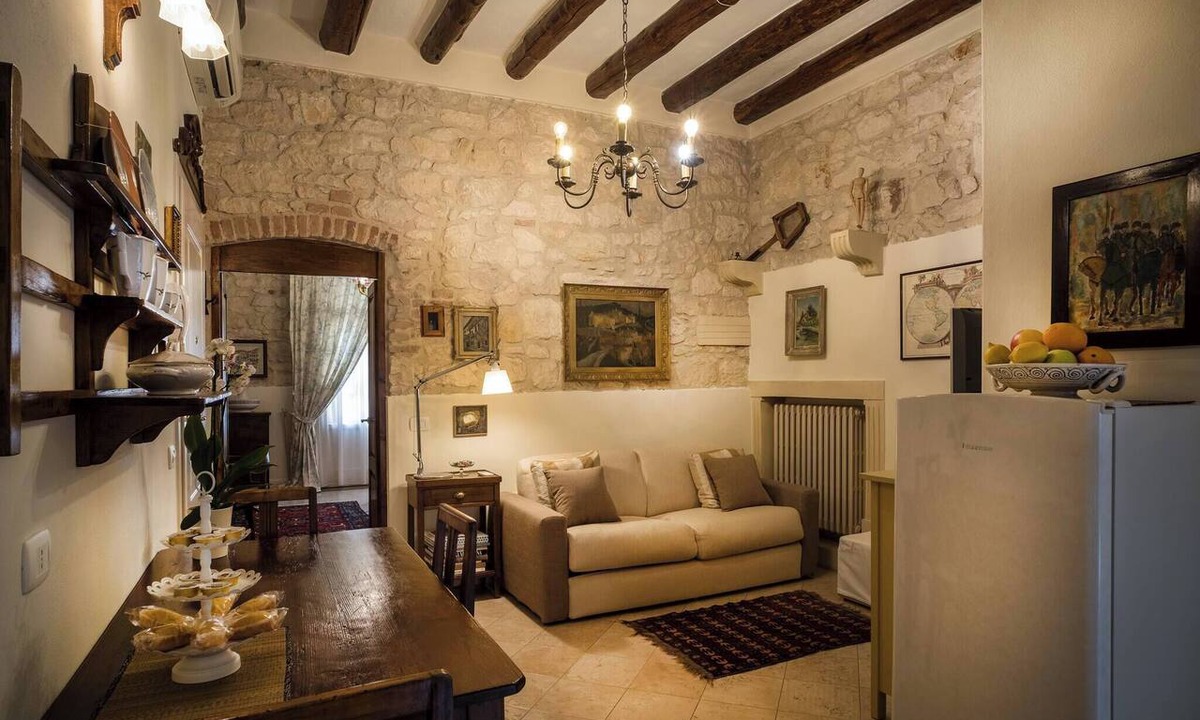 Est Apartment | Il Calamaio - Bilocale con Patio e giardino