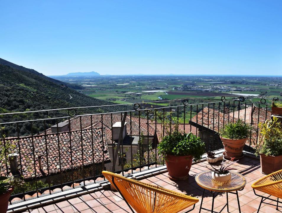 Sermoneta House | Il giardino di Adele