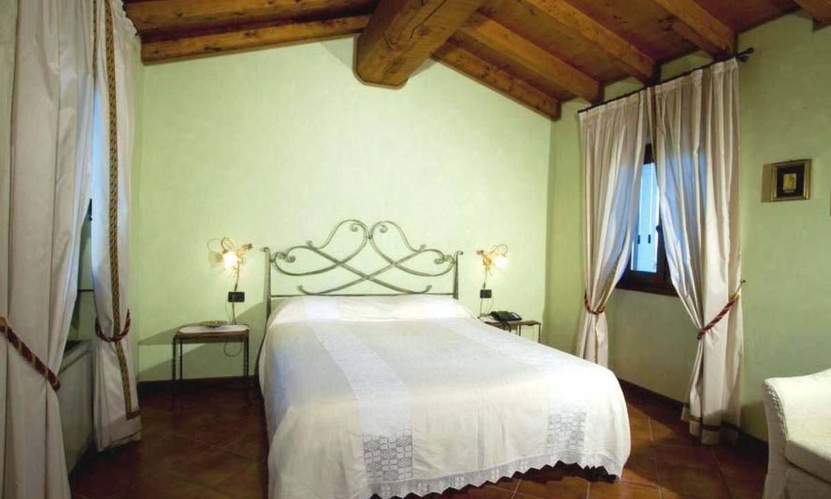 Bedizzole Apartment | Junior Suite by Interhome