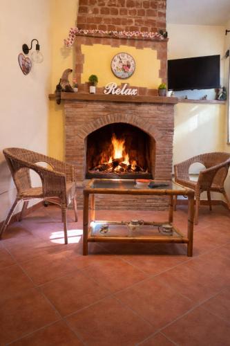 Tolfa Apartment | La Casa Dei Fiori