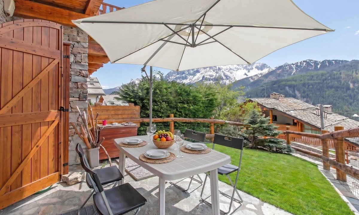 Bardonecchia Apartment | La Casa Di Olaf with Garden, Bardonecchia, Italy