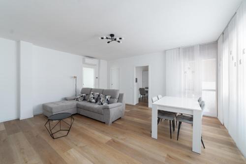 Monza Apartment | La Casa Giusta Moderno Trilocale Monza Policlinico