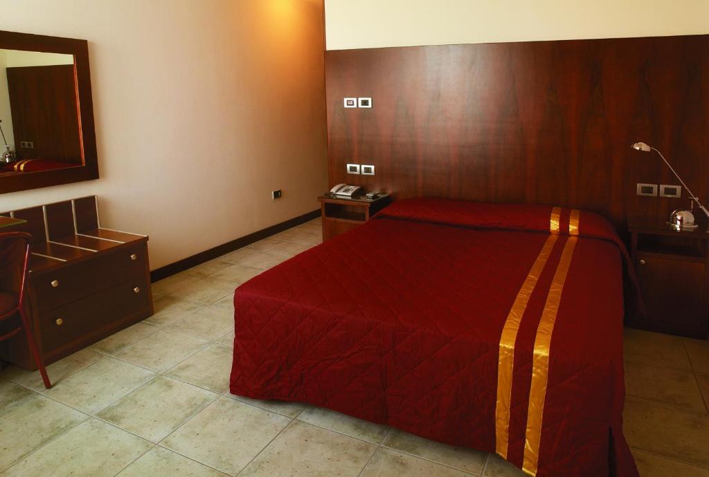 Bagnolo San Vito Hotel | La Corte Albergo Meublé