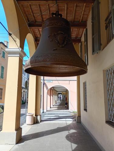 Brescello Apartment | La finestra sulla campana
