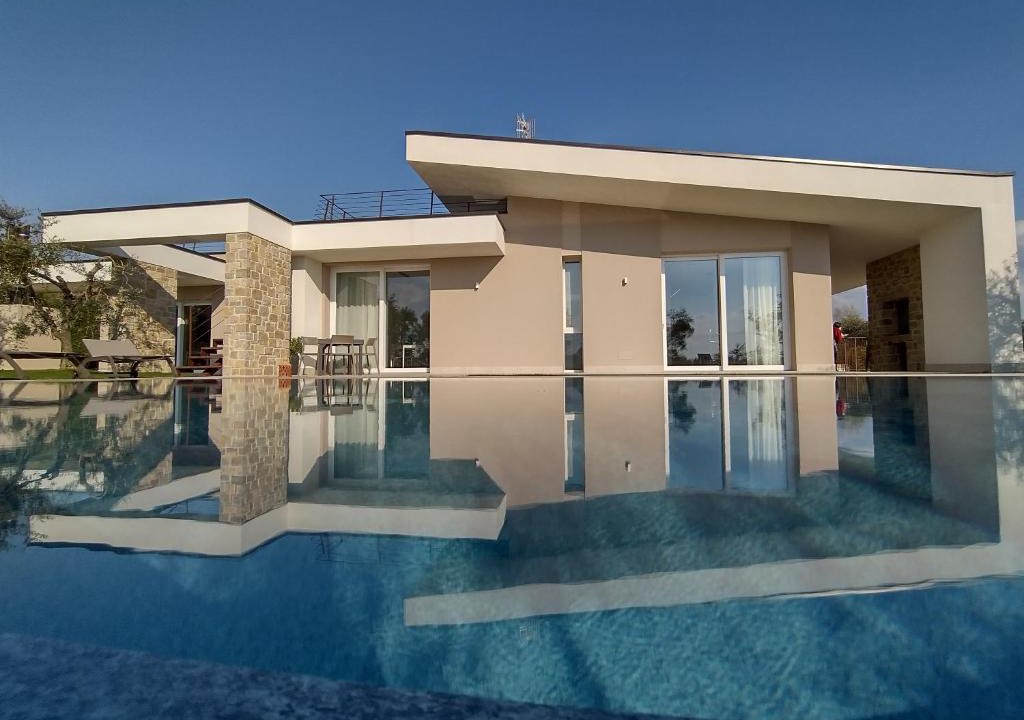 Calmasino House | La Rondinella Apartments