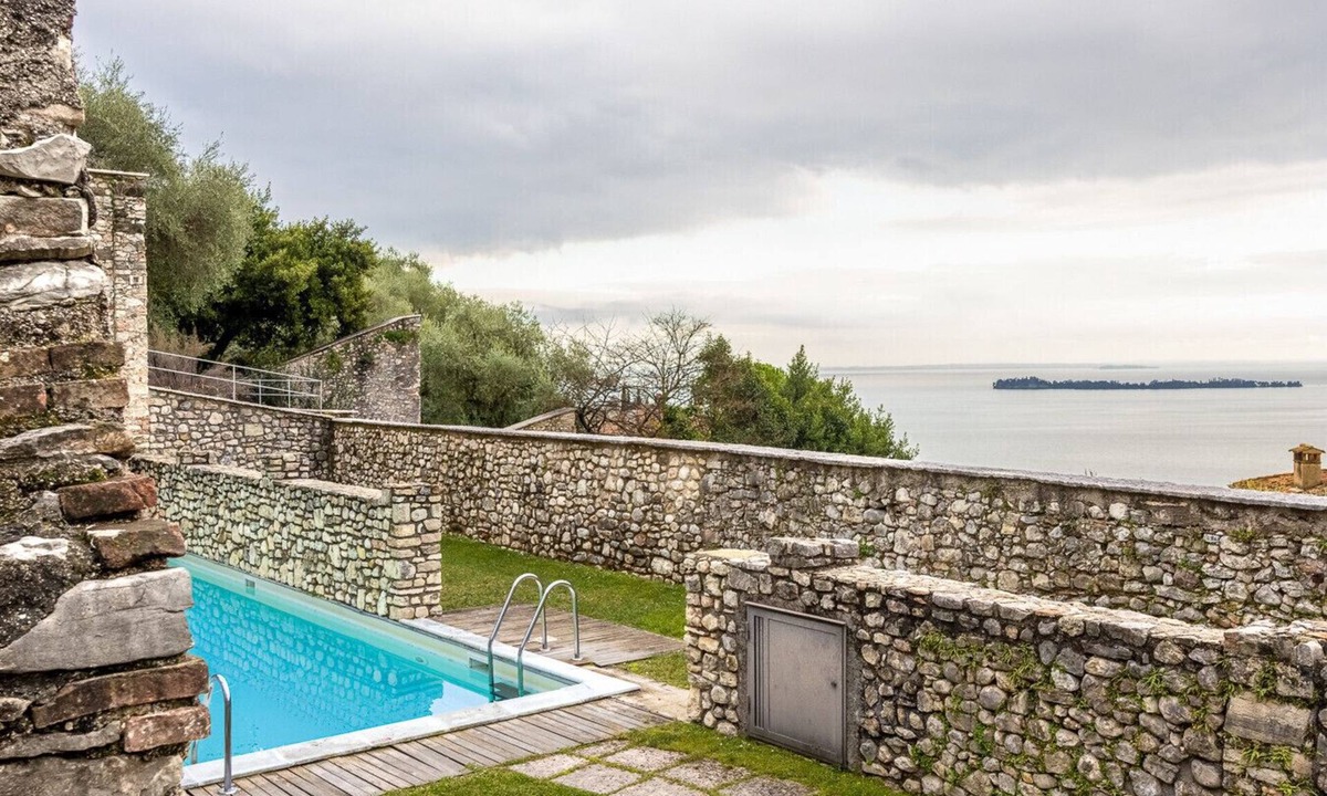 Gardone Riviera Apartment | Lemon House 3 by Wonderful Italy