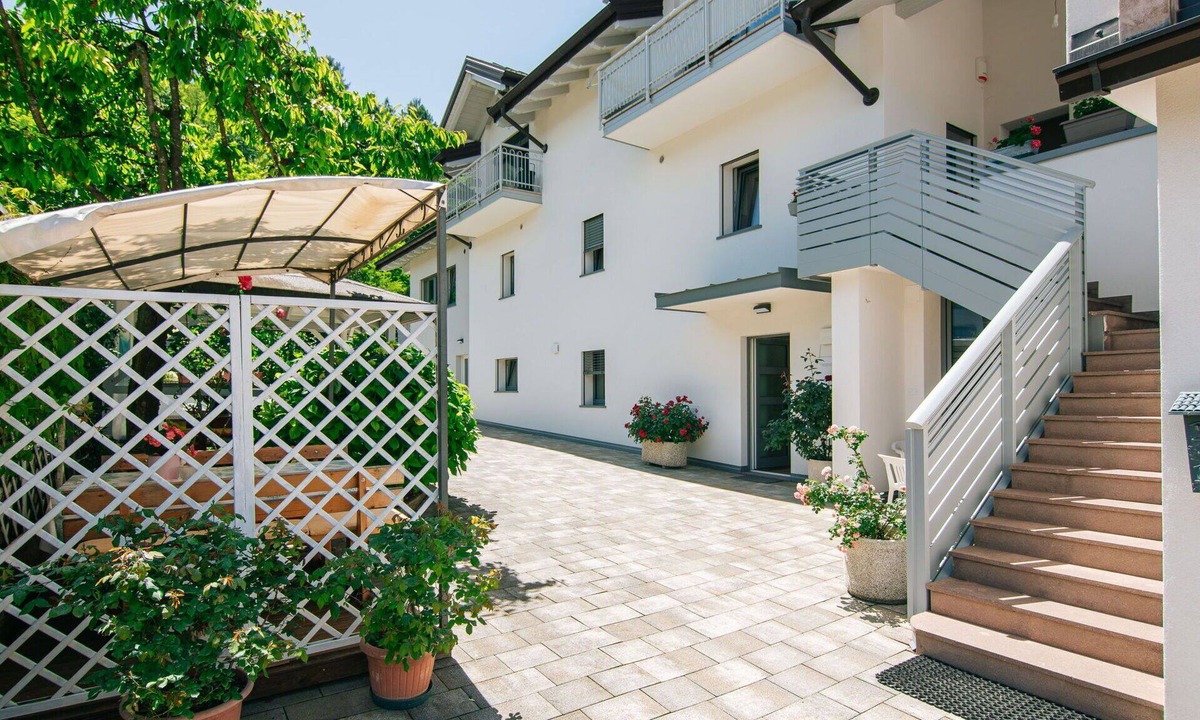 Caldonazzo Apartment | Lovely apartment for 4 guests with WIFI, TV, patio and pets allowed