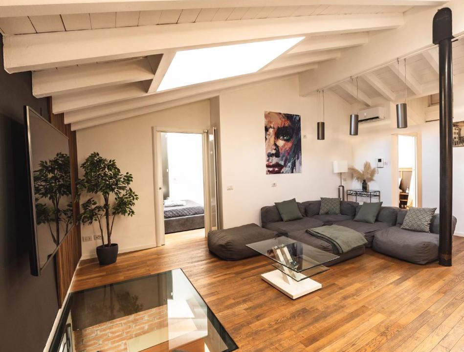 Sant'Eufemia Apartment | Luxury industrial apt vicino al centro con garage