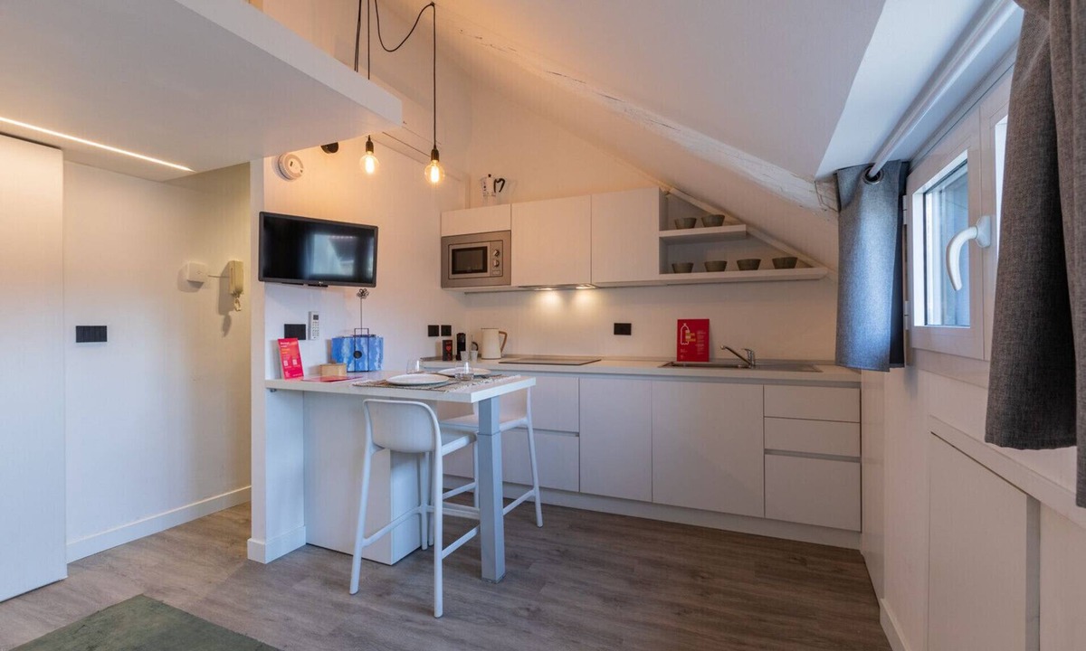 Roman Quarter Apartment | Mansarda in Bianco by Wonderful Italy