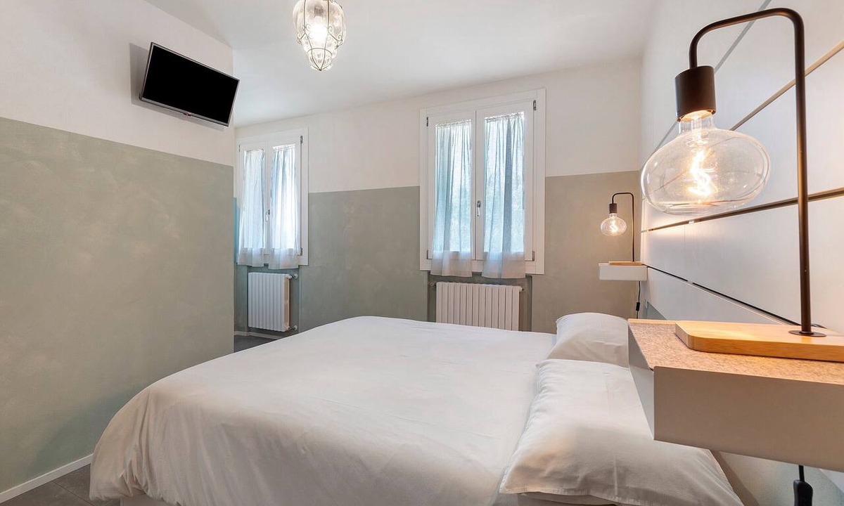 Dolo Apartment | Melloni Street Home – Salvia Room