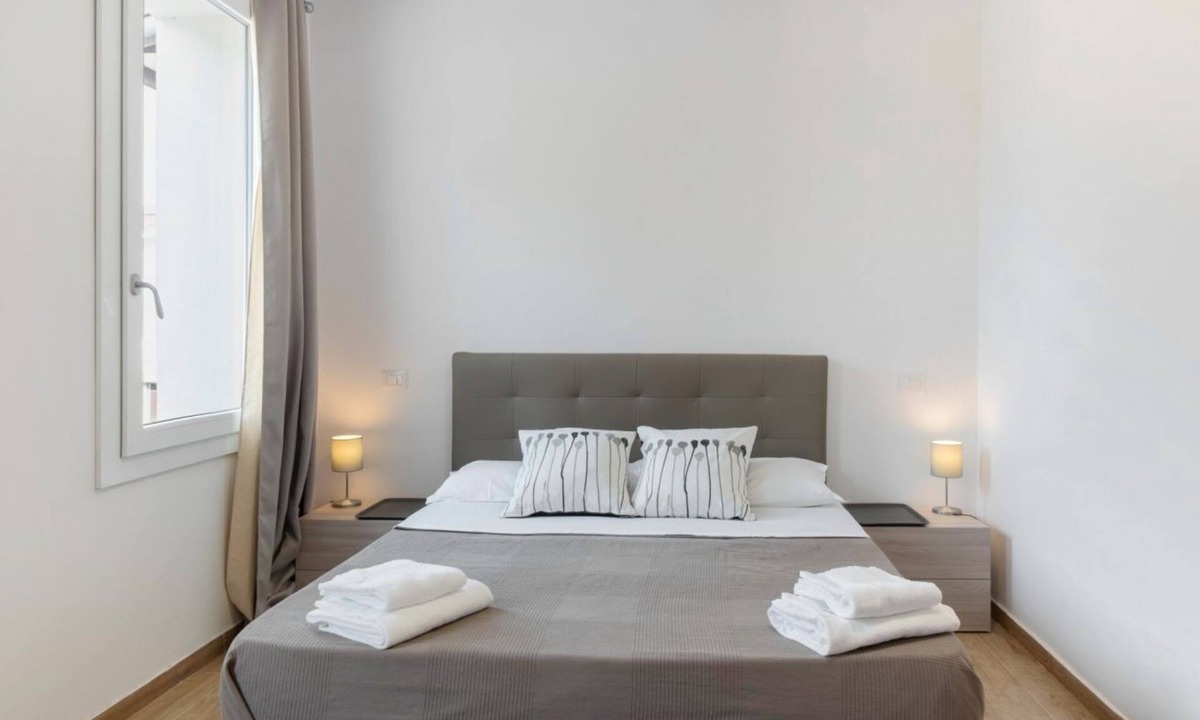 Peraga House | Modern and cozy room with private bathroom is part of the San Vincenzo Rooms Guest House and is perfect for 2 guests. The accommodation is located in the renovated building in Vigonza, which is 10 minutes by car from the center of Padua and on the direct
