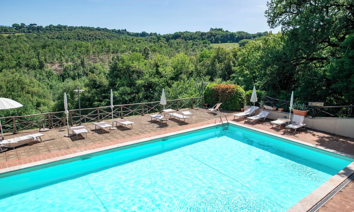 San Gimignano Apartment | Modern apartment in a hamlet with pool 20 minutes from San Gimignano