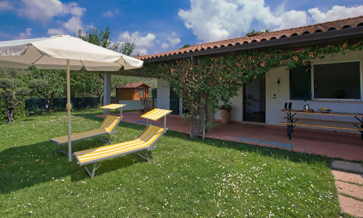 San Feliciano House | Modern Holiday Home in San Feliciano with Private Terrace