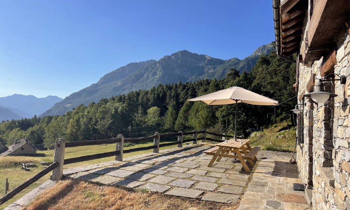 Trasquera Ski Chalet | Mountain Hut 'la Fraccia' in pristine Alpine setting