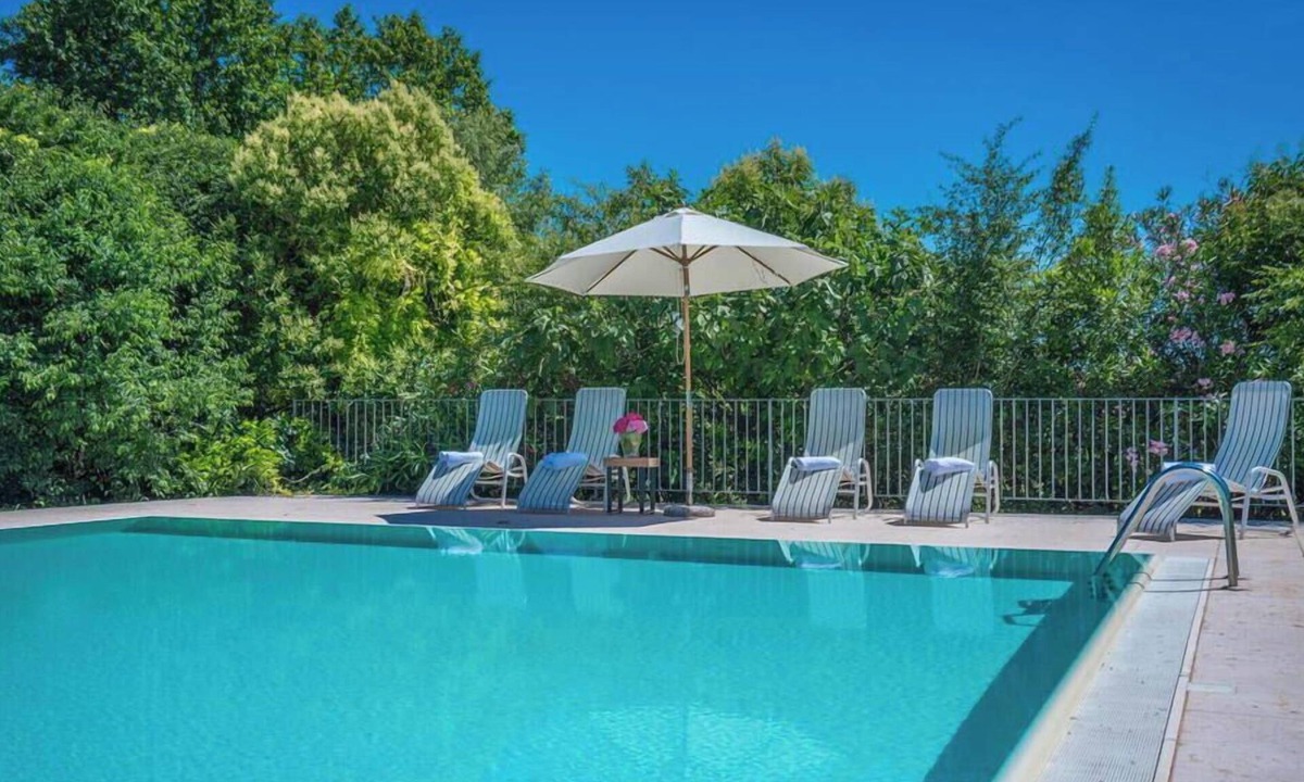 Pozzolengo Villa | Nice apartment in villa for 2 guests with WIFI, A/C, pool and pets allowed, close to Sirmione