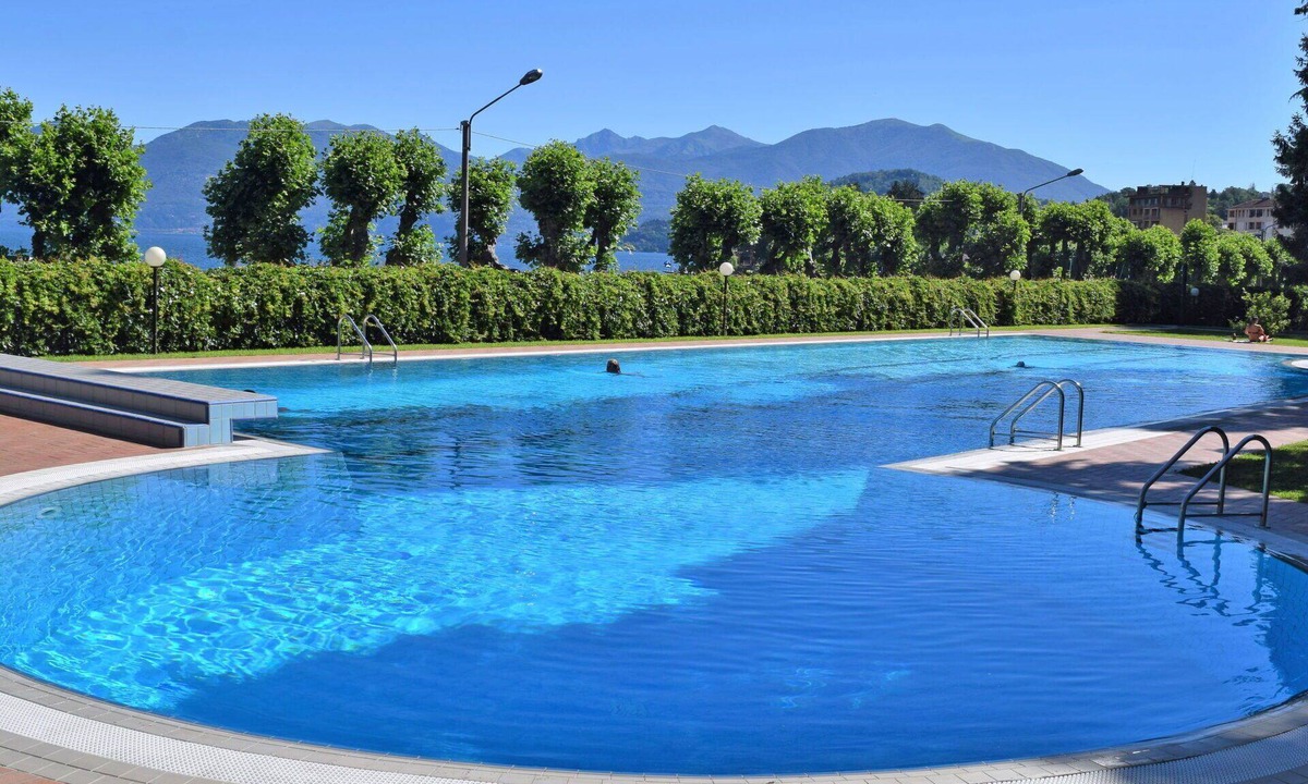 Porto Valtravaglia Apartment | Nice apartment for 5 people with WIFI, pool, TV and balcony