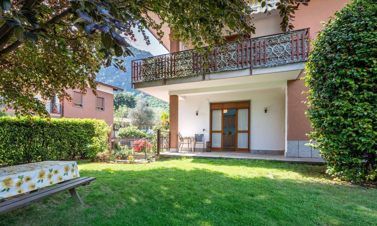 Omegna Apartment | Nice apartment for 2 guests with WIFI, TV, patio and pets allowed