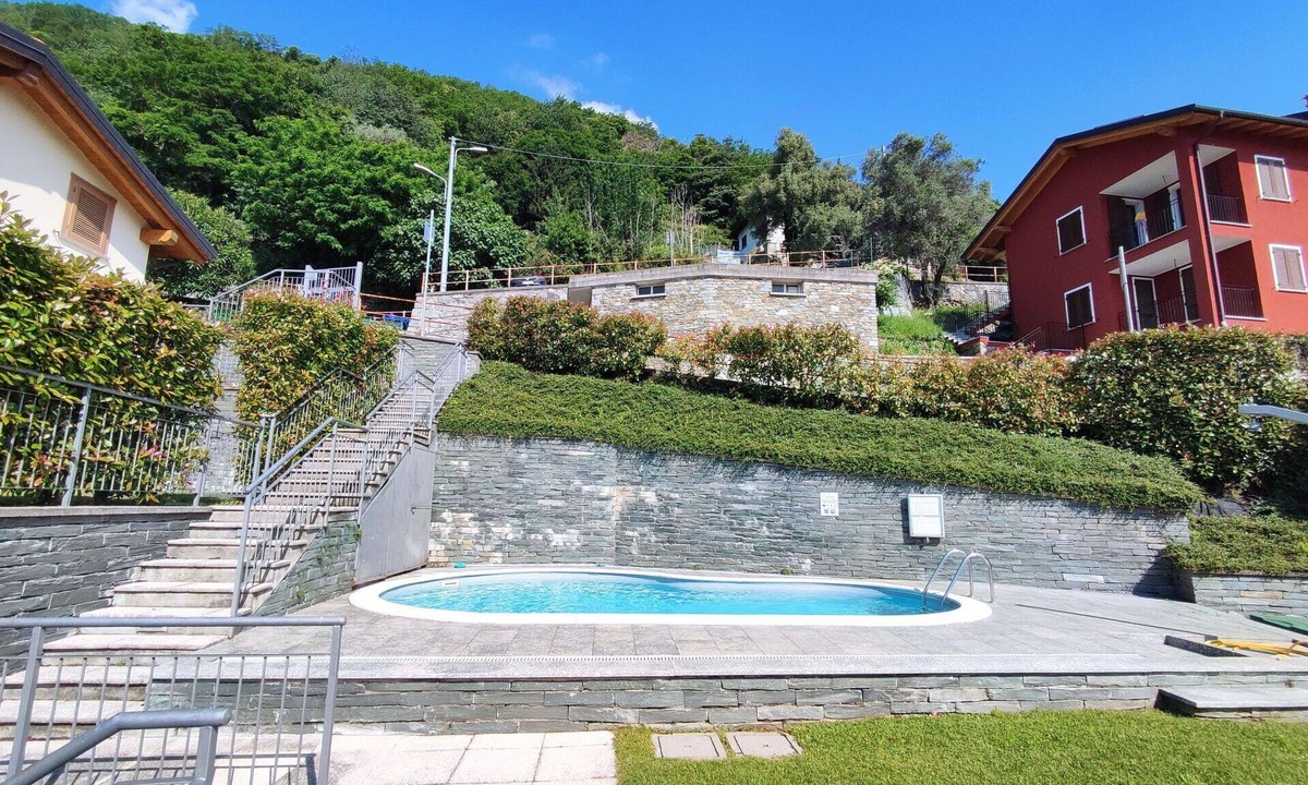 Santa Maria - Rezzonico Apartment | Nice apartment for 2 people with pool, WIFI and balcony