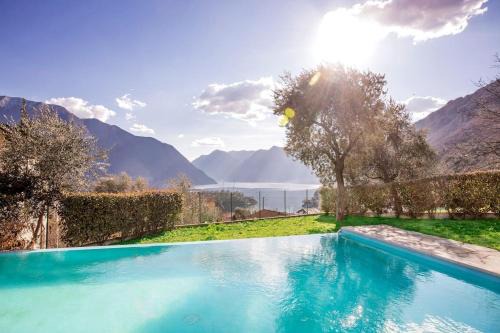 Ossuccio Apartment | Ossuccio Sanny-Grande B sleeps 8 with POOL by Italian Apartments