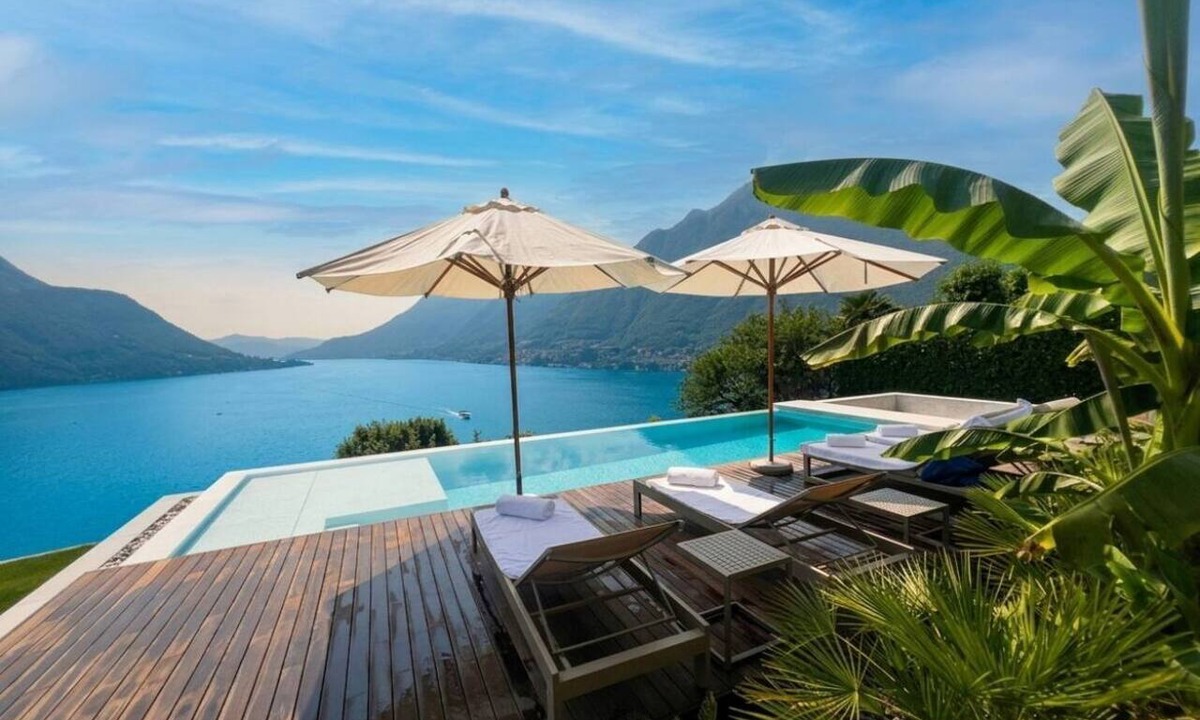 Pognana Lario Villa | Palazzo Pognana with Infinity Pool and Lake Views
