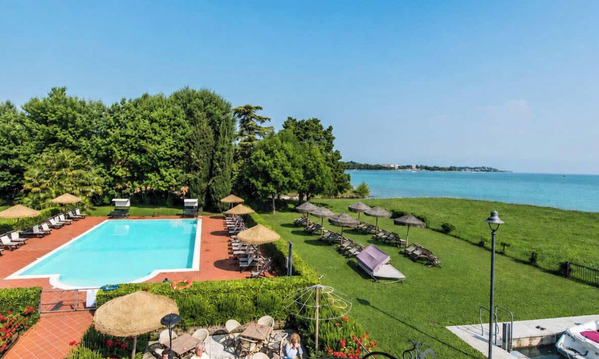Lugana Apartment | Pearl House - Sirmione Holiday (Private Jacuzzi)