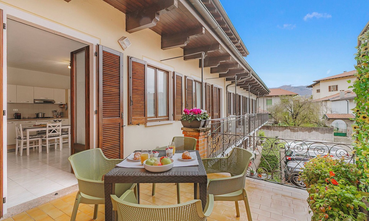 Baveno Apartment | Petalo Bianco: 100m from Lake, Parking and Balcony, Baveno, Italy