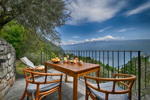 Gargnano Apartment | Piccolo Rustico, Casaliva - Theater Home