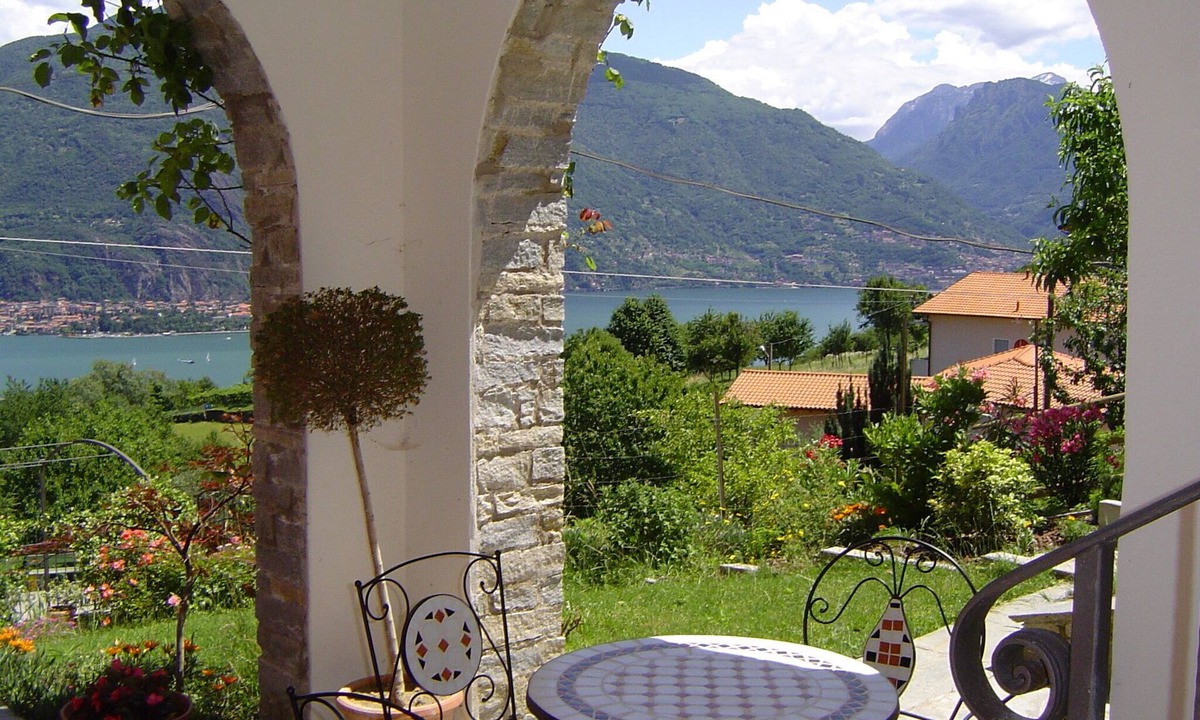 Cheis Apartment | Renovated flat in 2025 with lake view, garden and parking