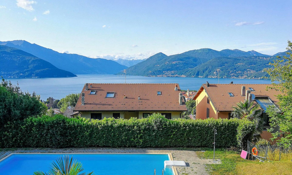 Germignaga Apartment | Residence Ai Ronchi No. 14 A by Lago Reisen