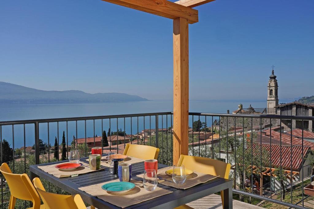 Gargnano Apartment | Residence Dany appartamenti con cucina vista lago piscina e parcheggio